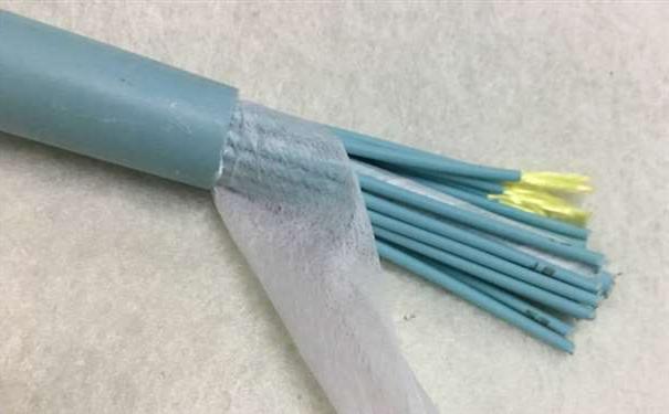 乌鲁木齐市欧孚光缆厂家：室内光缆和室外光缆的区别